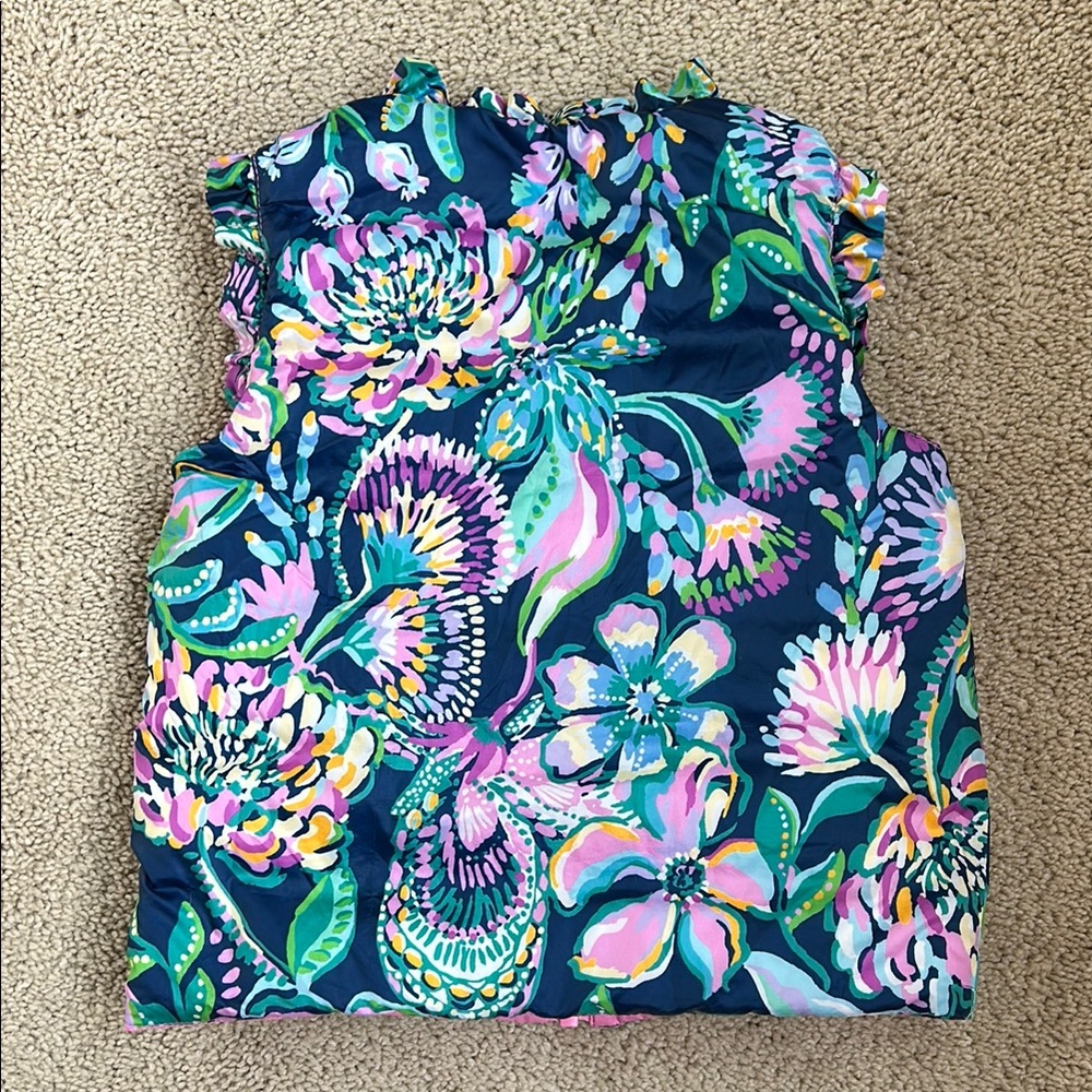Lilly Pulitzer girls’ reversible pink/floral puffer vest, S 4/5 - Picture 2 of 5